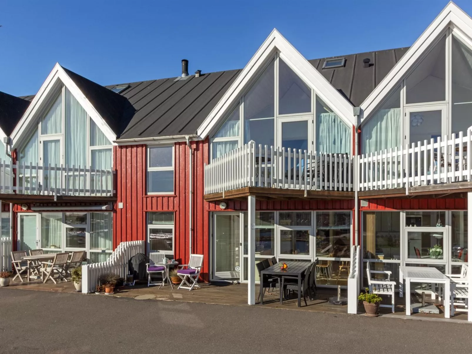 "Halldora" - 10m from the sea-Outside