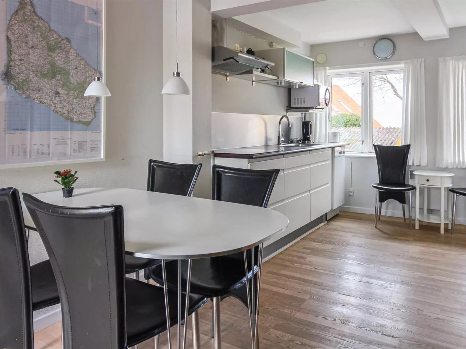 "Thyrne" - 500m from the sea-Inside