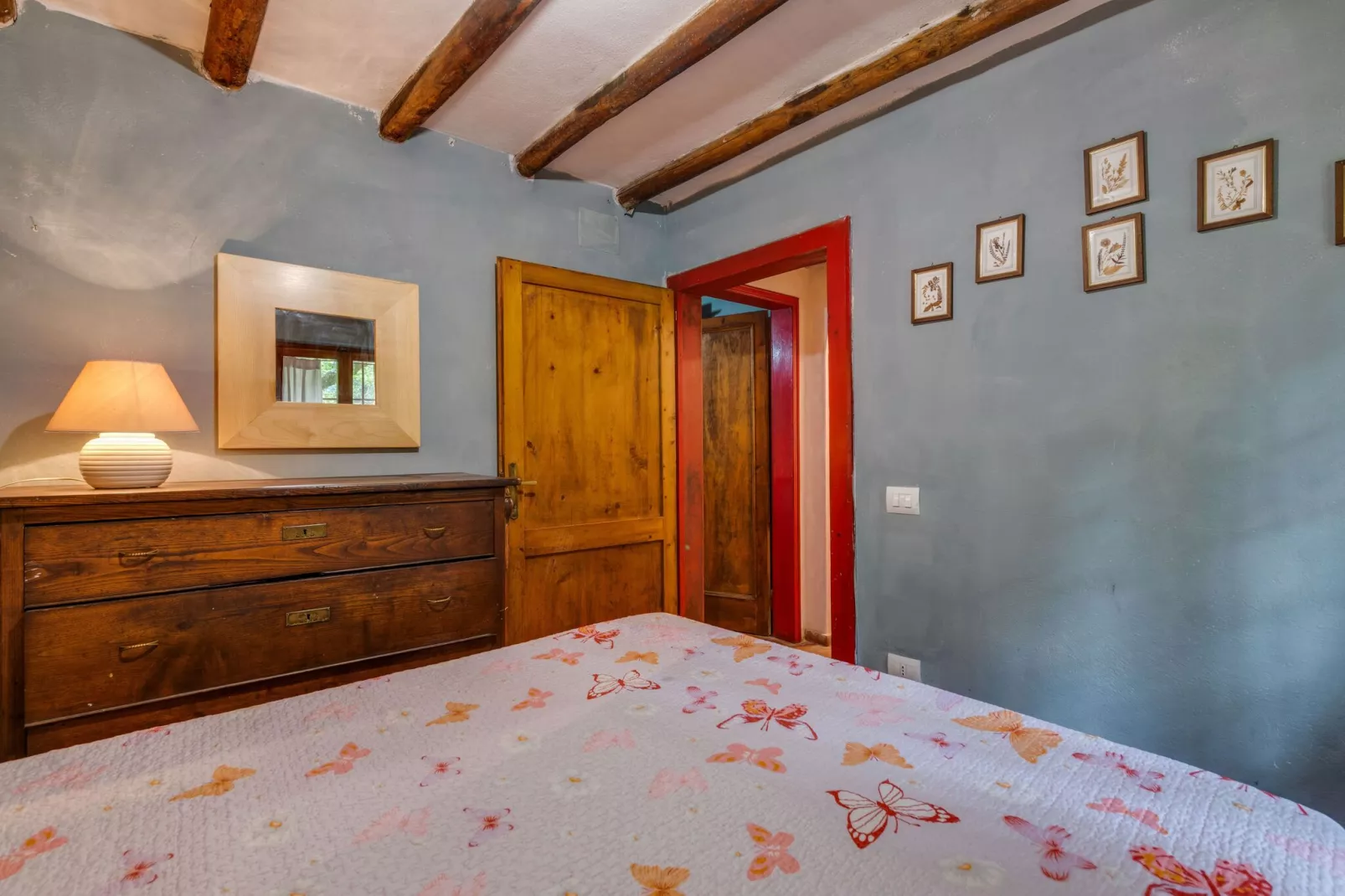 Loggetta-Bedroom