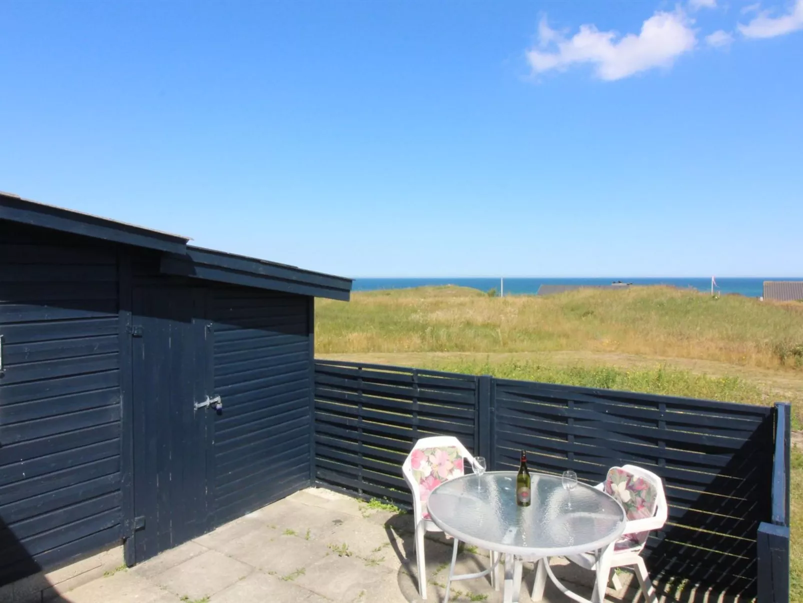 "Ellynor" - 200m from the sea-Outside