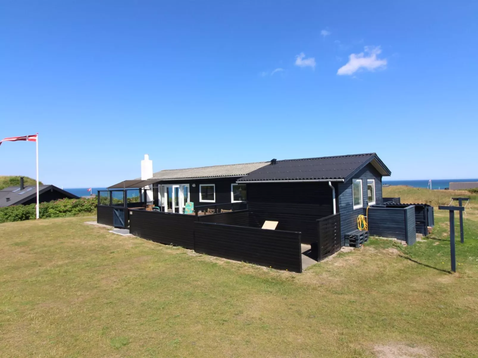 "Ellynor" - 200m from the sea-Outside