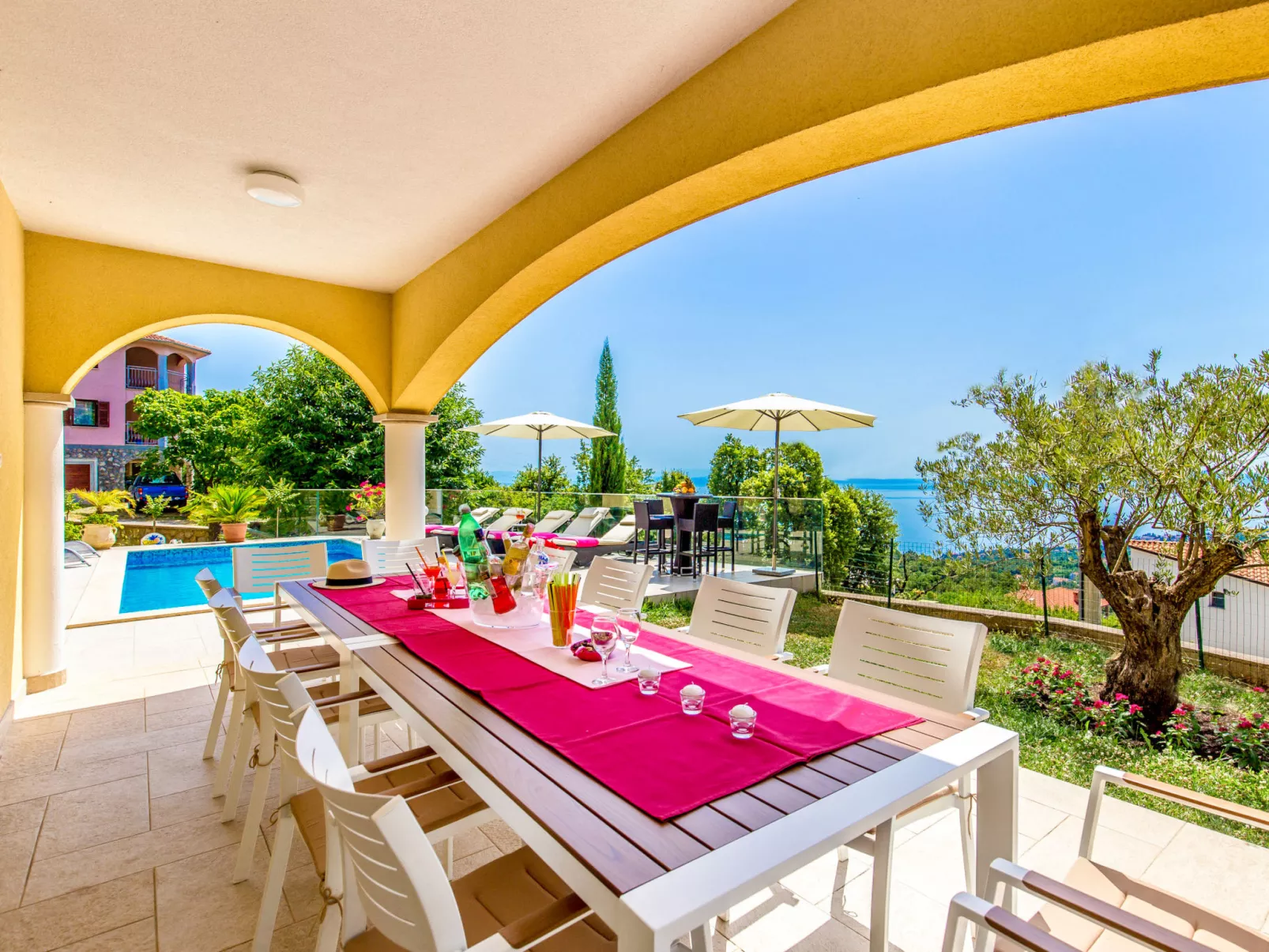 Villa Orhidea-Draußen
