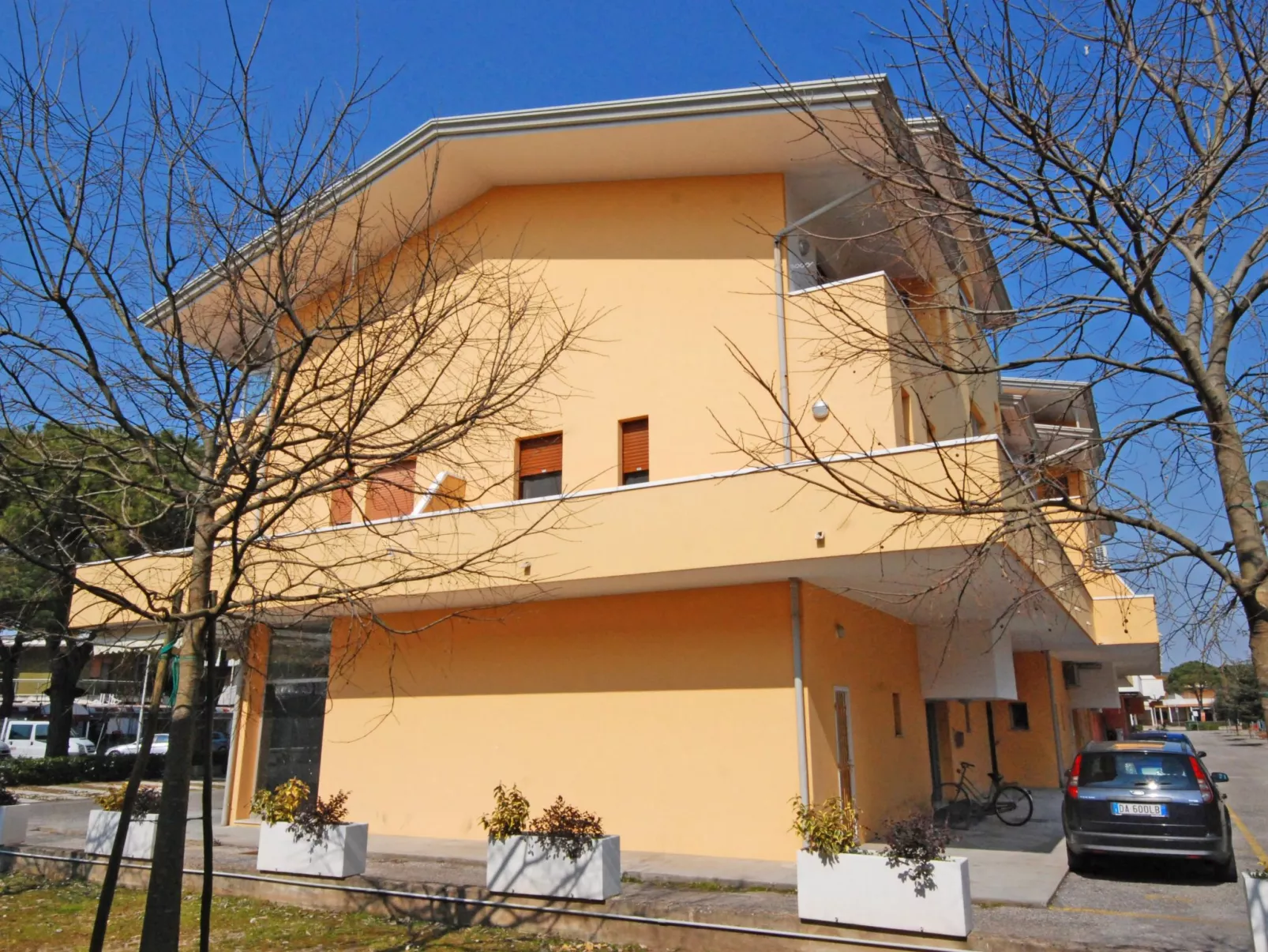 Simma-Dehors