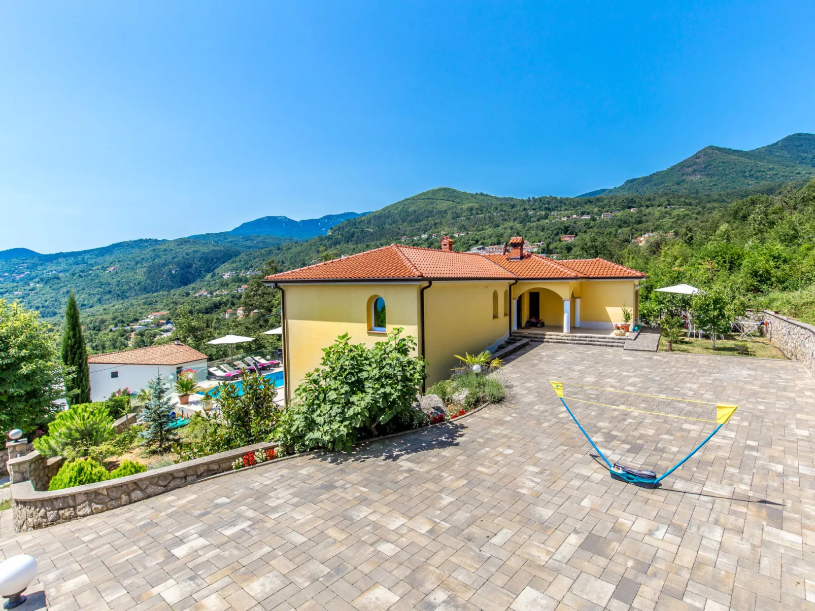 Villa Orhidea-Draußen