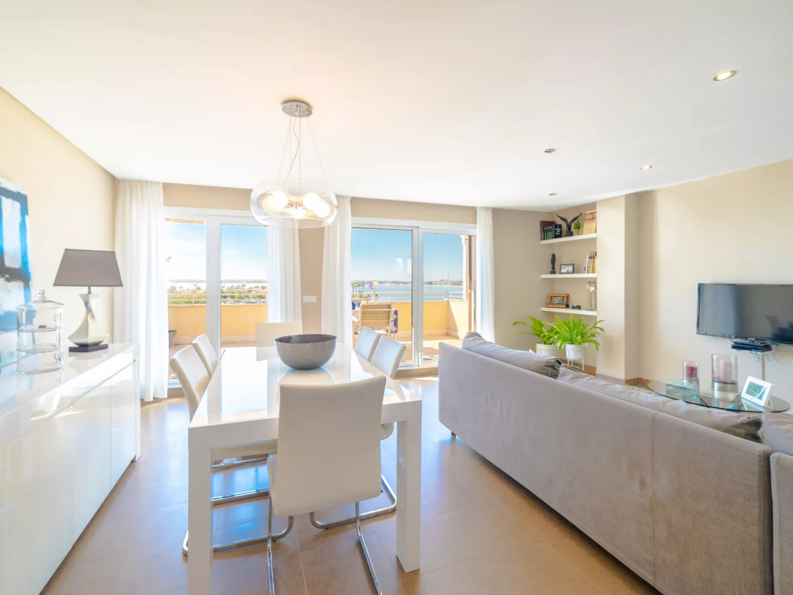 Nautic Sea Views-Inside