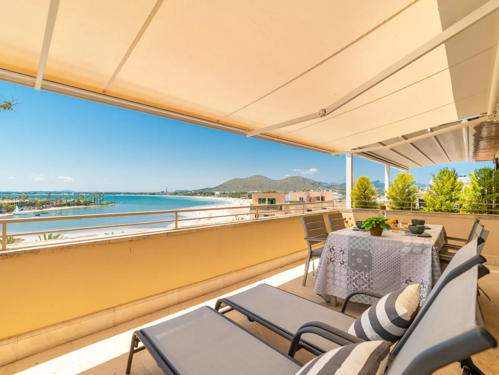 Nautic Sea Views-Outside
