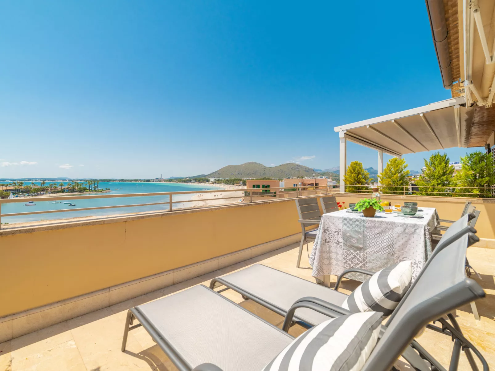 Nautic Sea Views-Outside