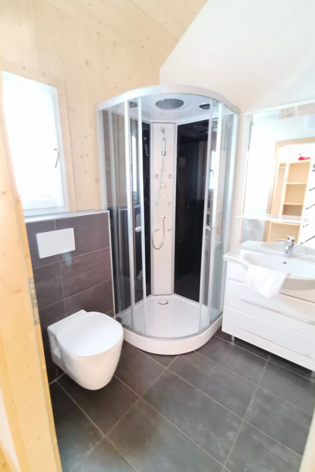 Mit 3 Schlafzimmern & IR-Sauna-Inside