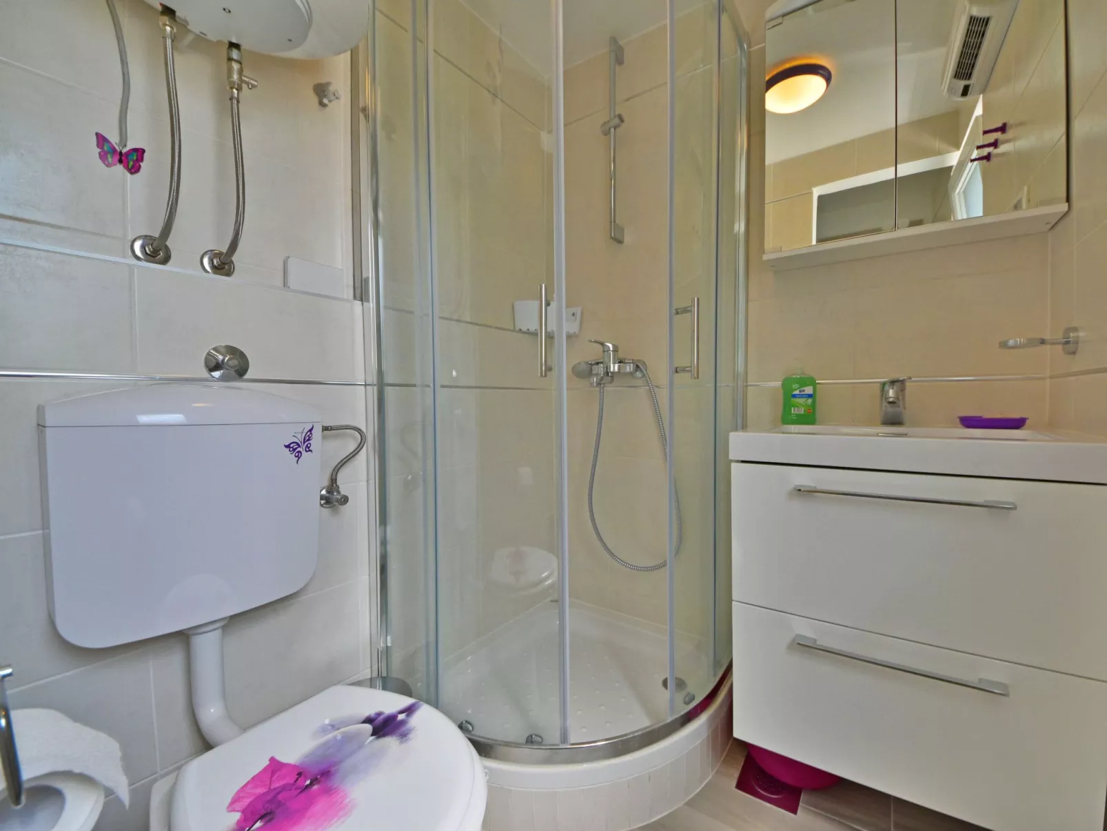 Koalas Nest Home & Apartments-Inside