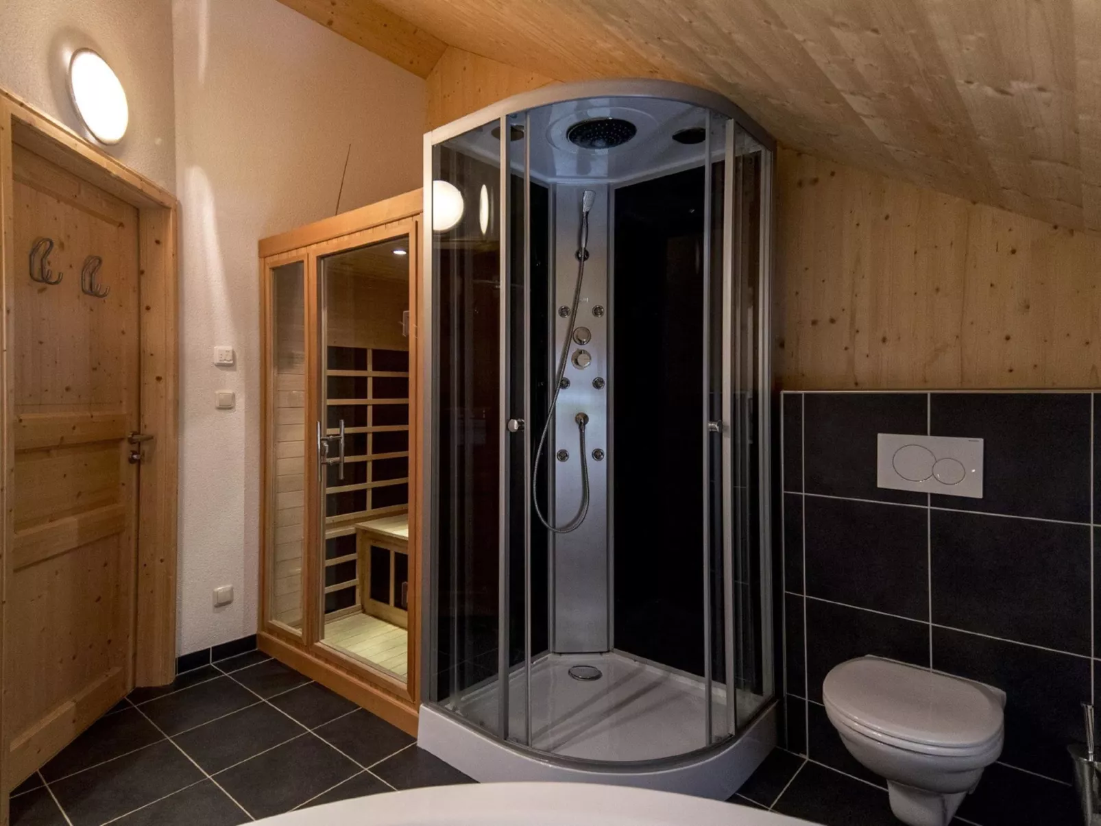 Chalet mit 2 Schlafzimmern & IR-Sauna-Inside