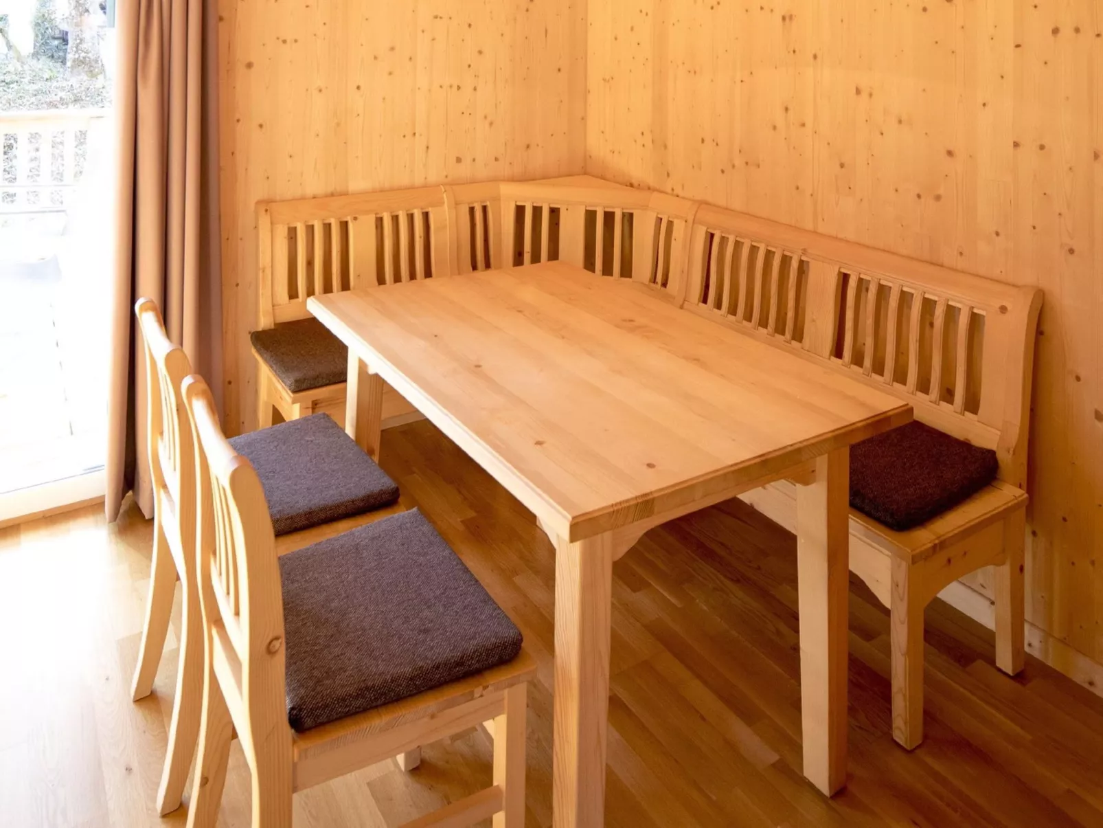 Chalet mit 2 Schlafzimmern & IR-Sauna-Inside