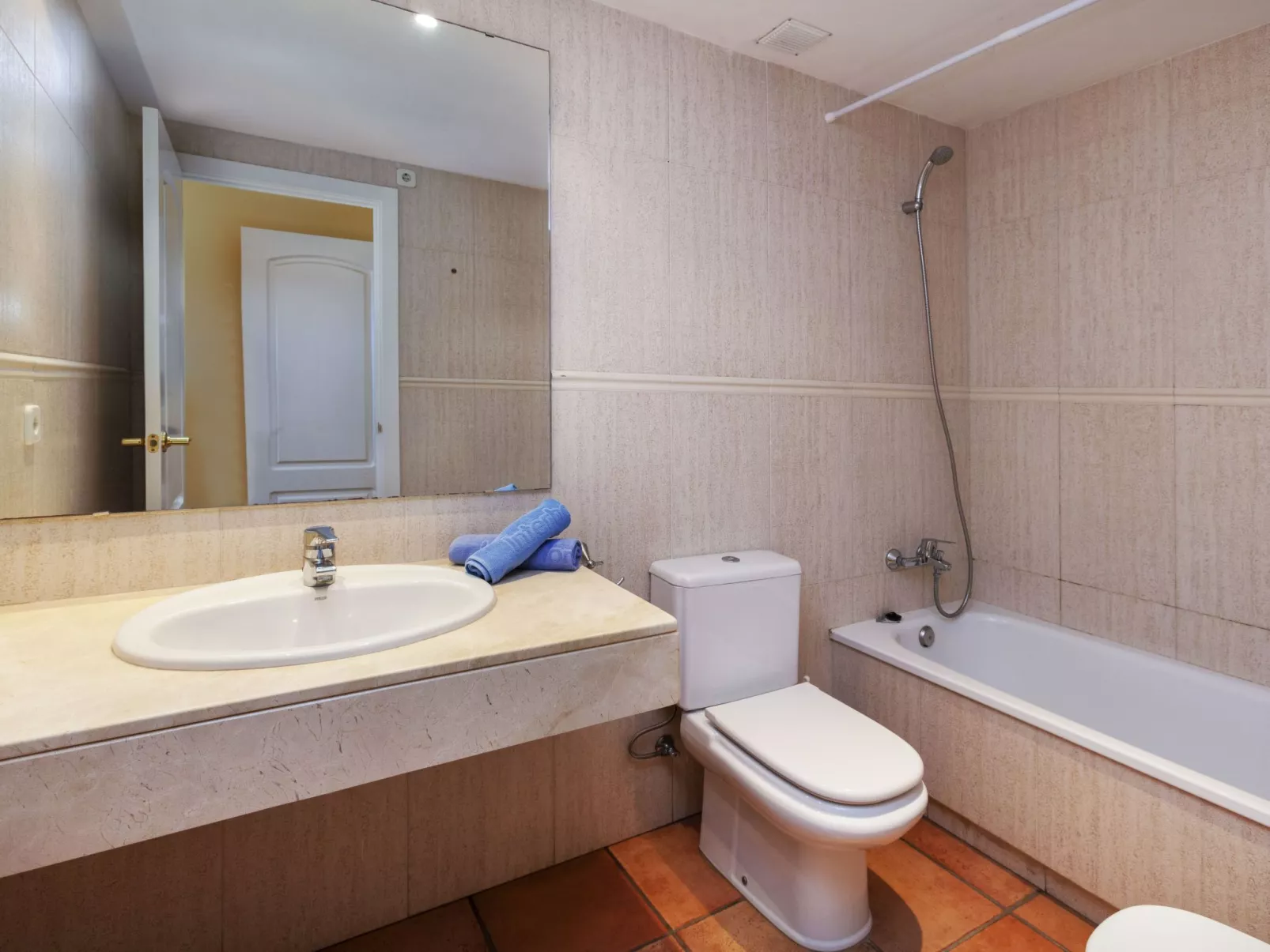 "Port Pals Sea View"-Inside