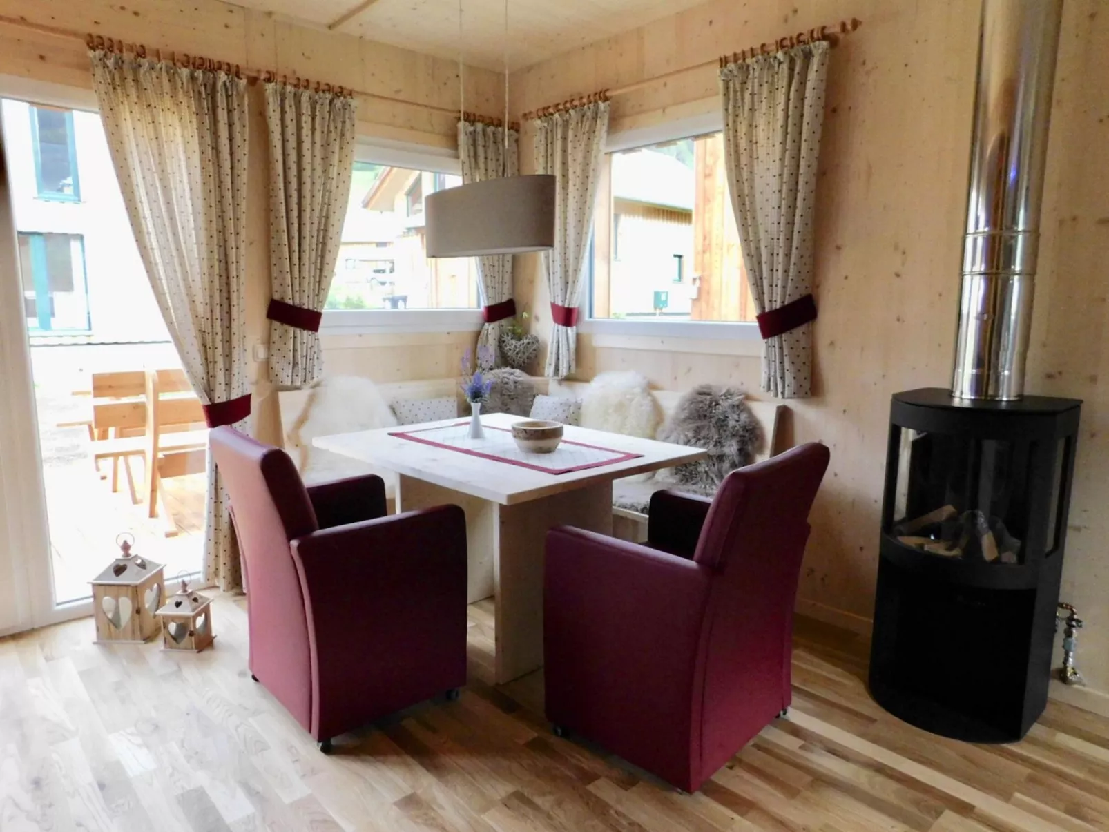 Mit 2 SZ,Sauna o.IR-Sauna+Sprudelbad