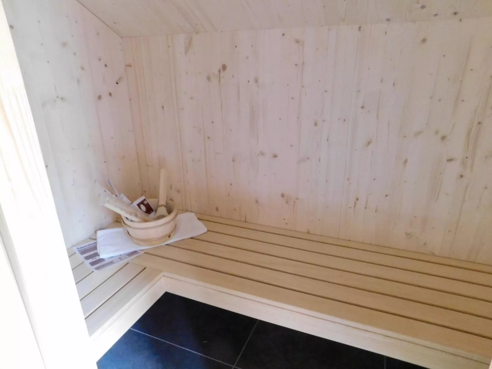 Mit 2 SZ,Sauna o.IR-Sauna+Sprudelbad-Inside