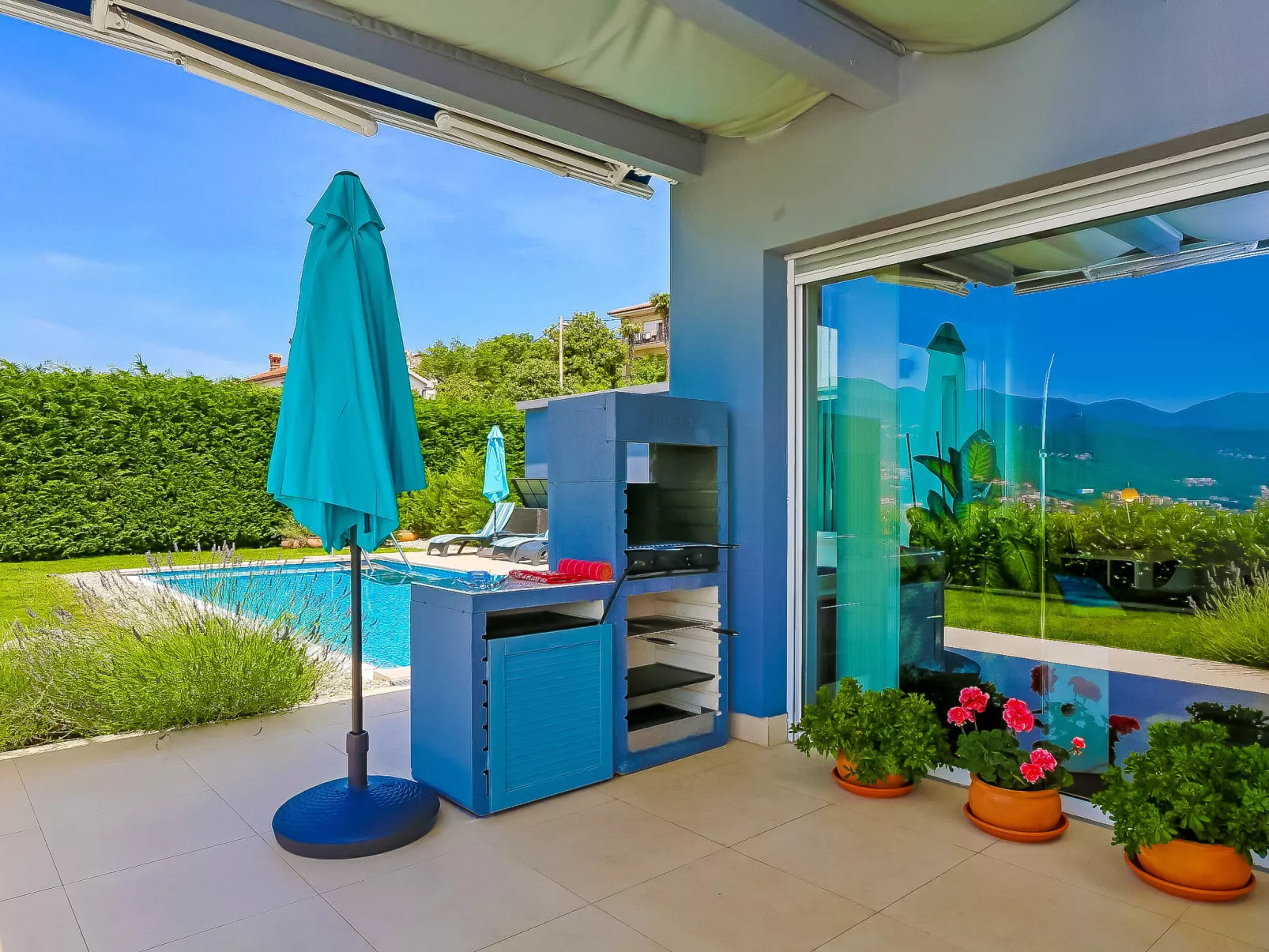 Vista-Outside