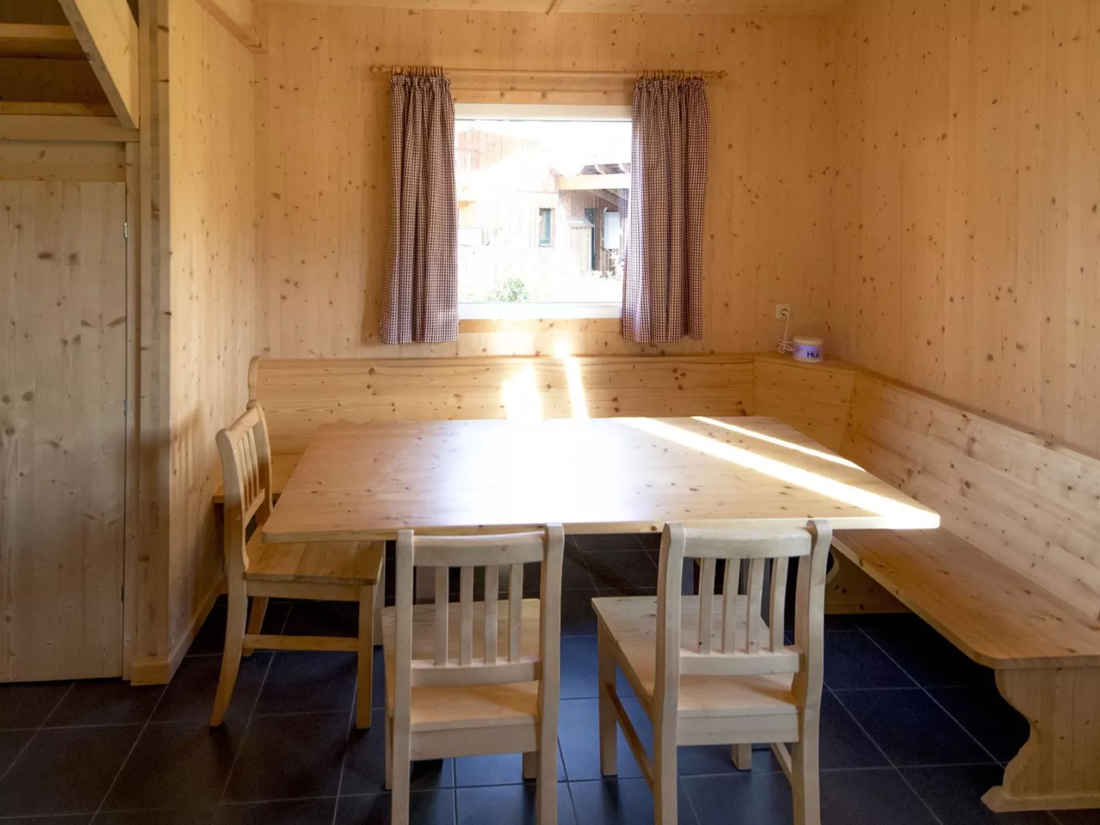 Mit 4 SZ,Sauna o.IR-Sauna+Sprudelbad-Inside