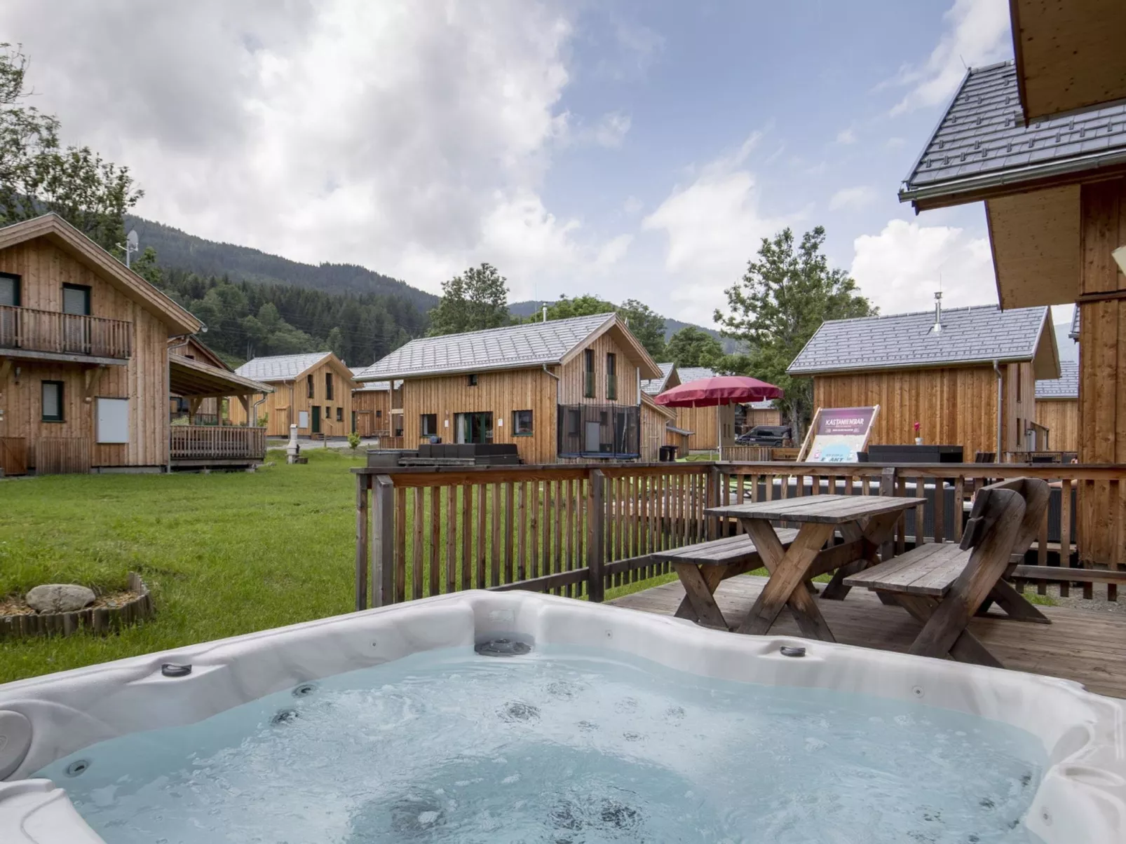 Mit 4 SZ,Sauna o.IR-Sauna+Sprudelbad-Outside