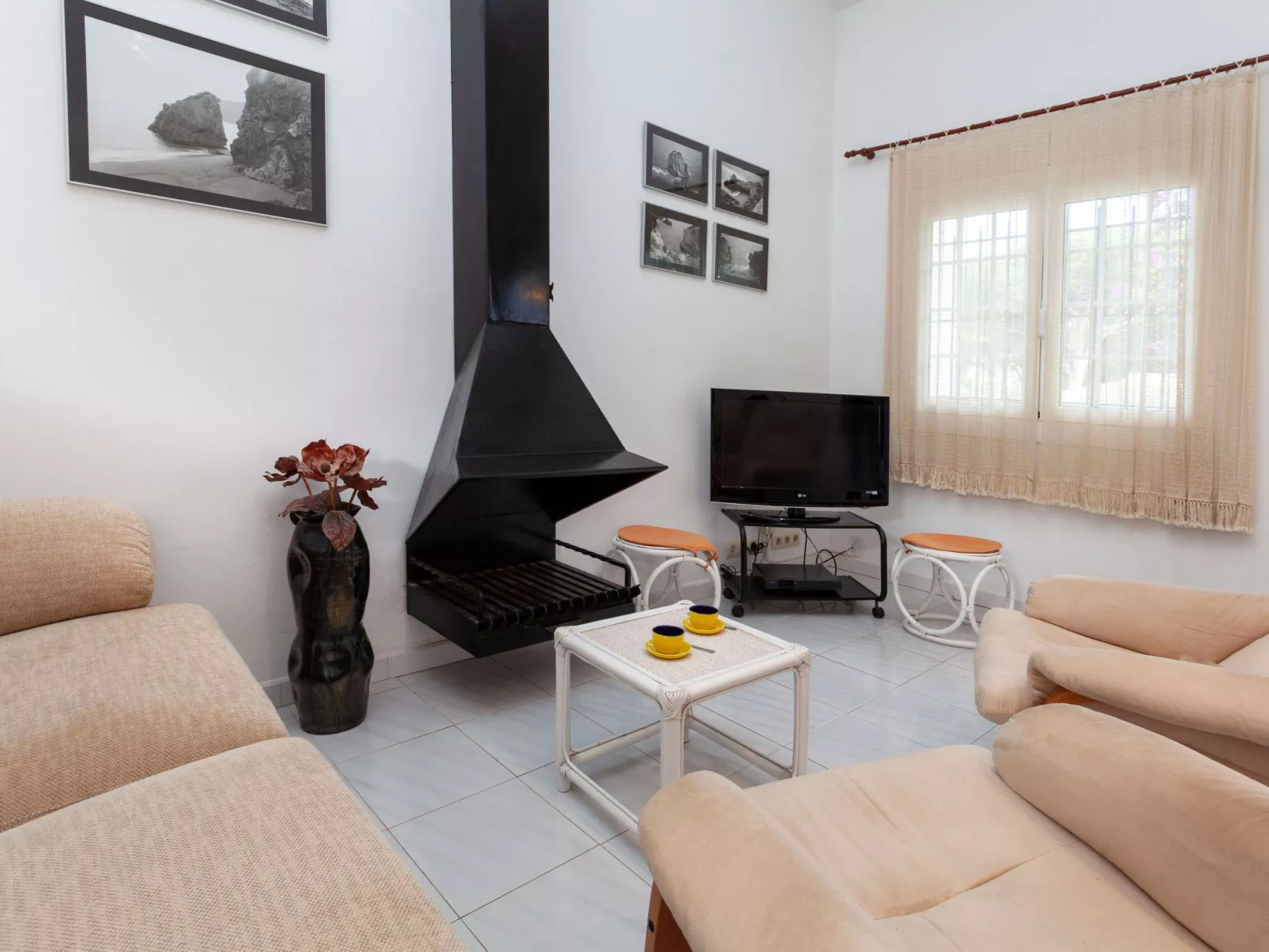 Villa Blanca Feliu-Inside