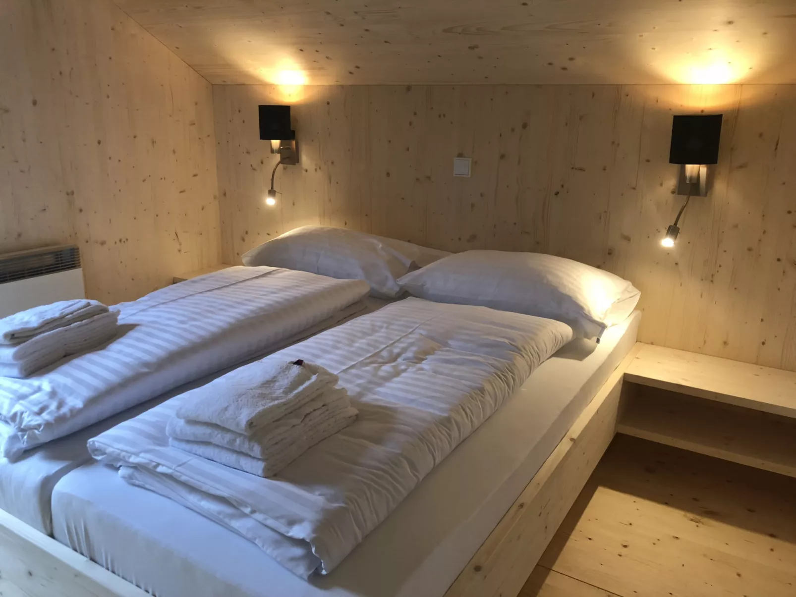 Sup.4 SZ Sauna o.IR-Sauna+Sprudelbad-Inside