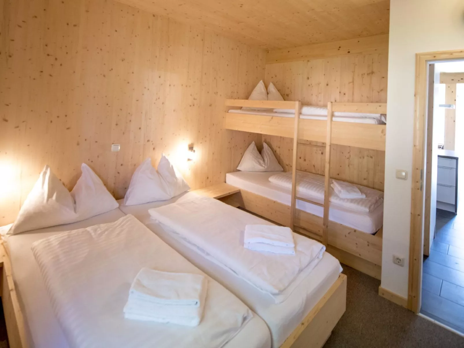 Premium mit 5 SZ, Sauna oder IR-Sauna-Inside