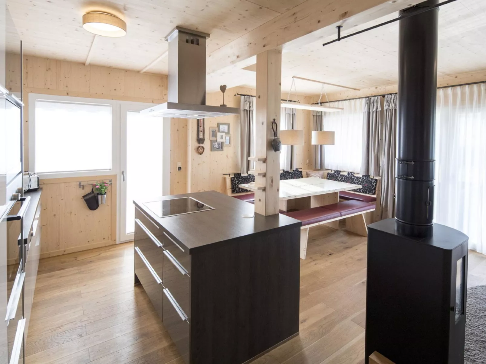 Chalet 4 Schlafzimmern, Sauna & SwimSPA