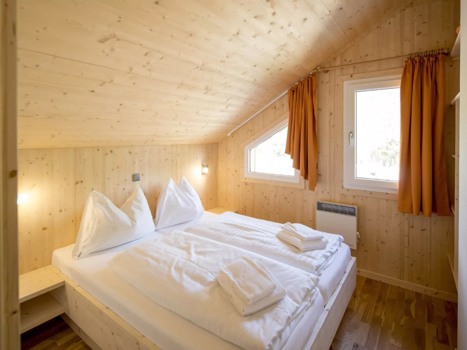 Chalet 4 Schlafzimmern, Sauna & SwimSPA-Drinnen