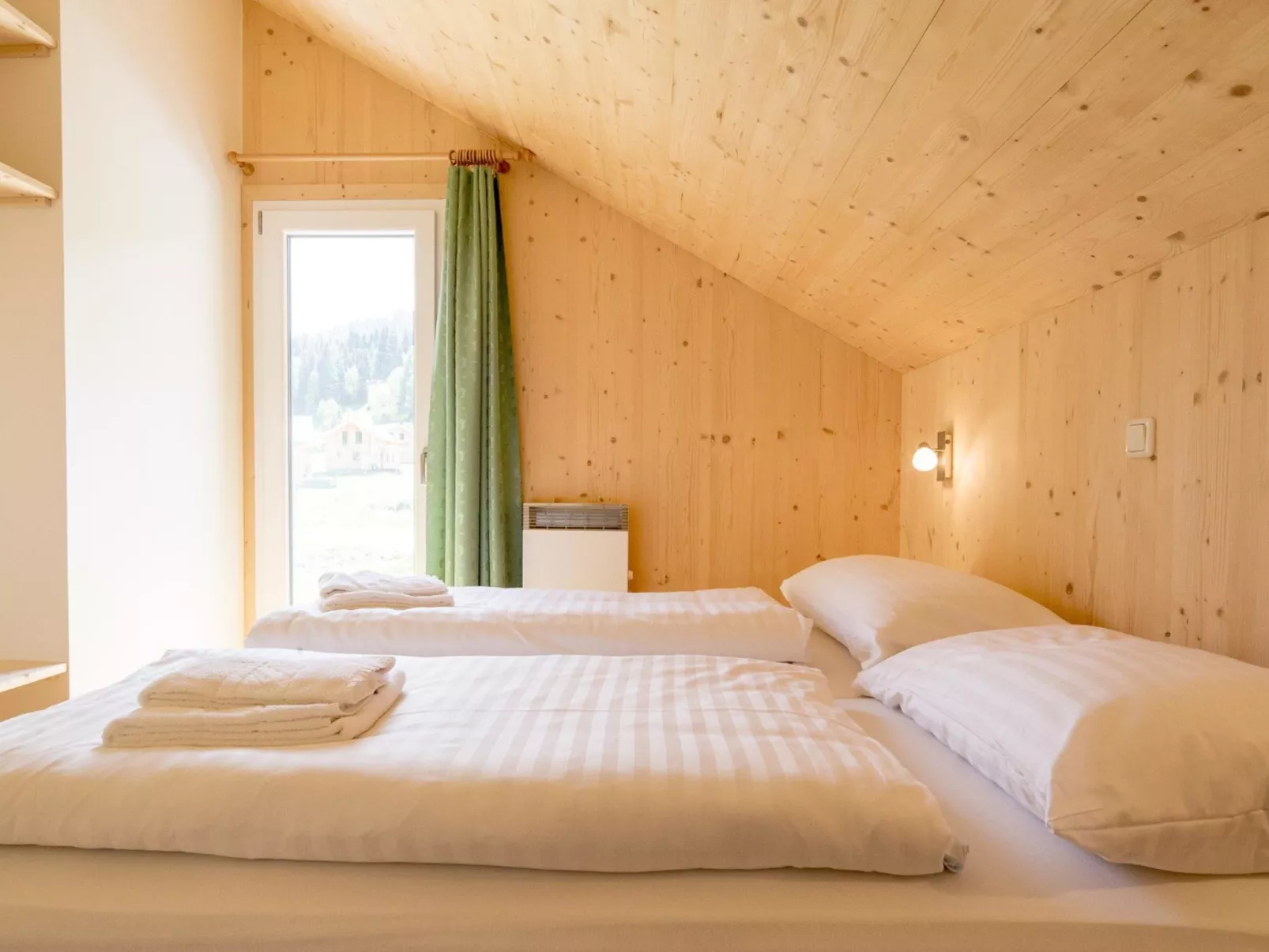 Mit 4 Schlafzimmern & IR-Sauna