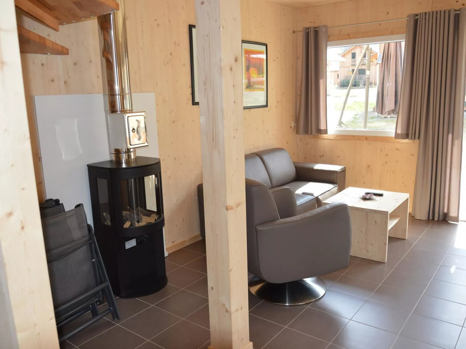 Mit 4 Schlafzimmern & IR-Sauna-Dedans