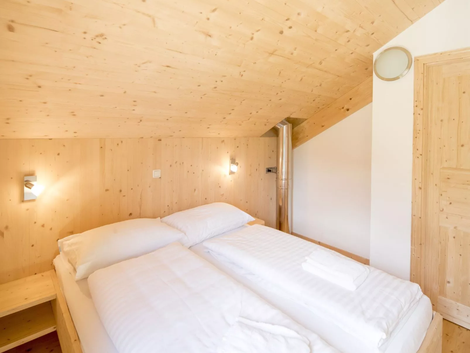 Mit 4 Schlafzimmern & IR-Sauna-Dedans