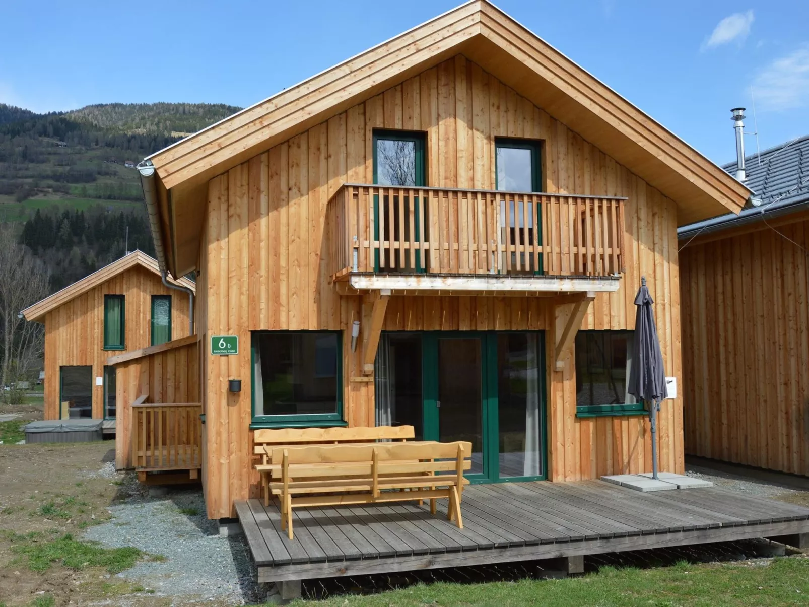 Mit 4 Schlafzimmern & IR-Sauna-Dehors