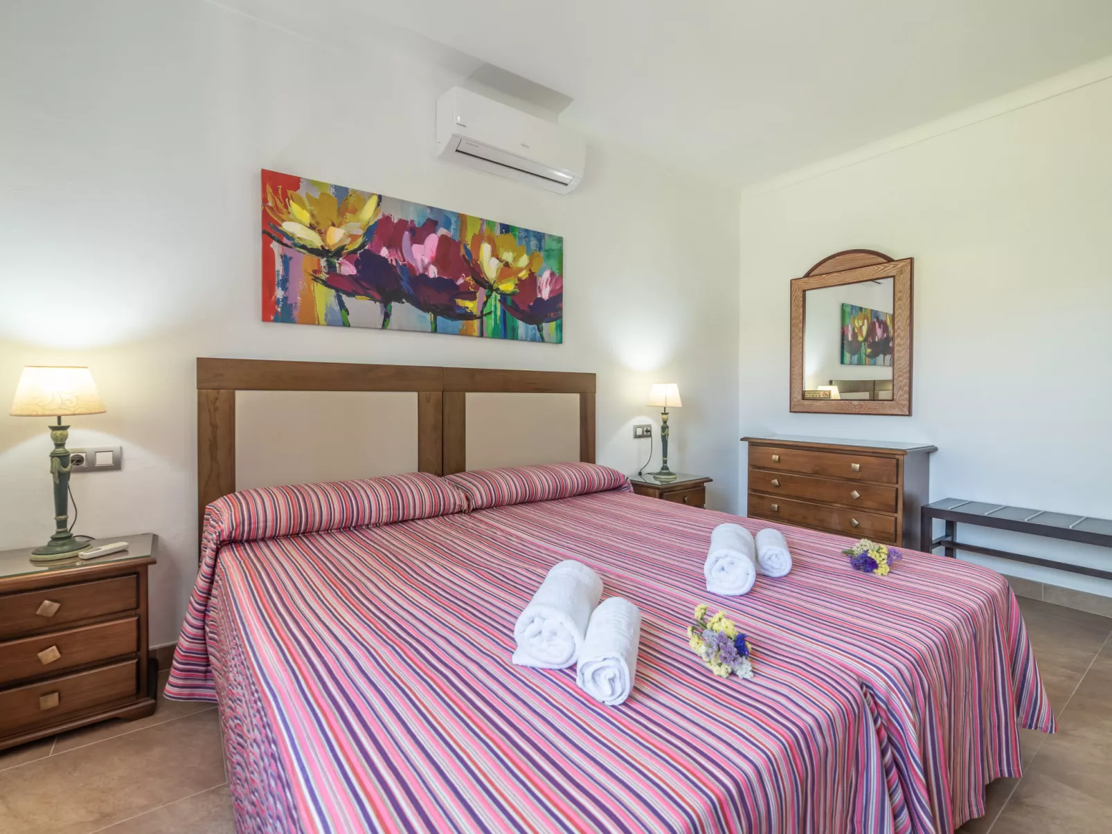 Pintor Beach House-Inside