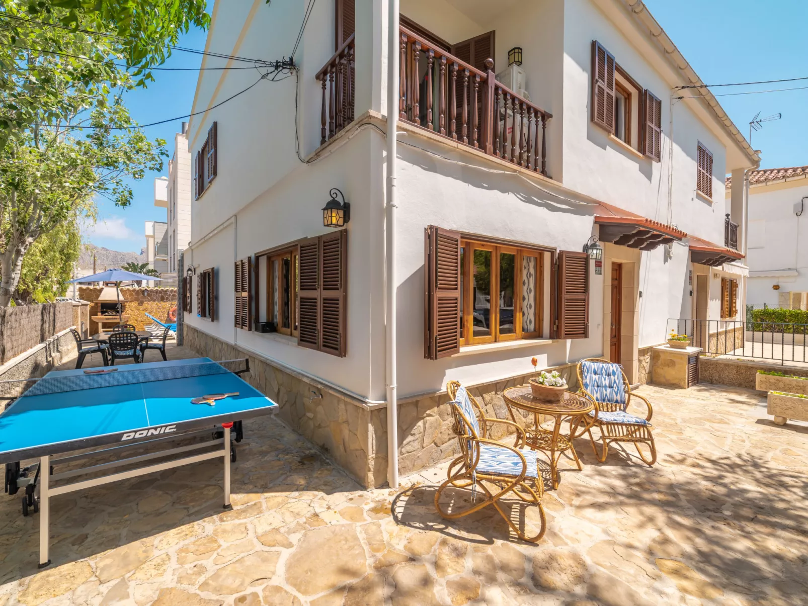 Pintor Beach House-Outside