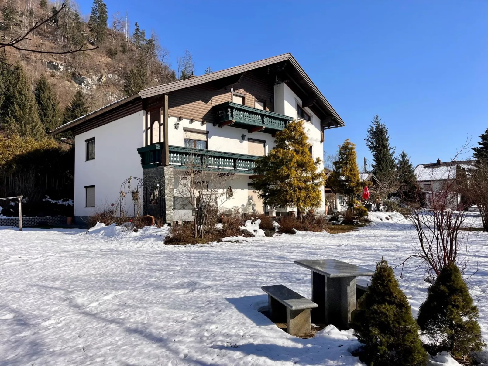 Alpenrose Apartment 3-Outside