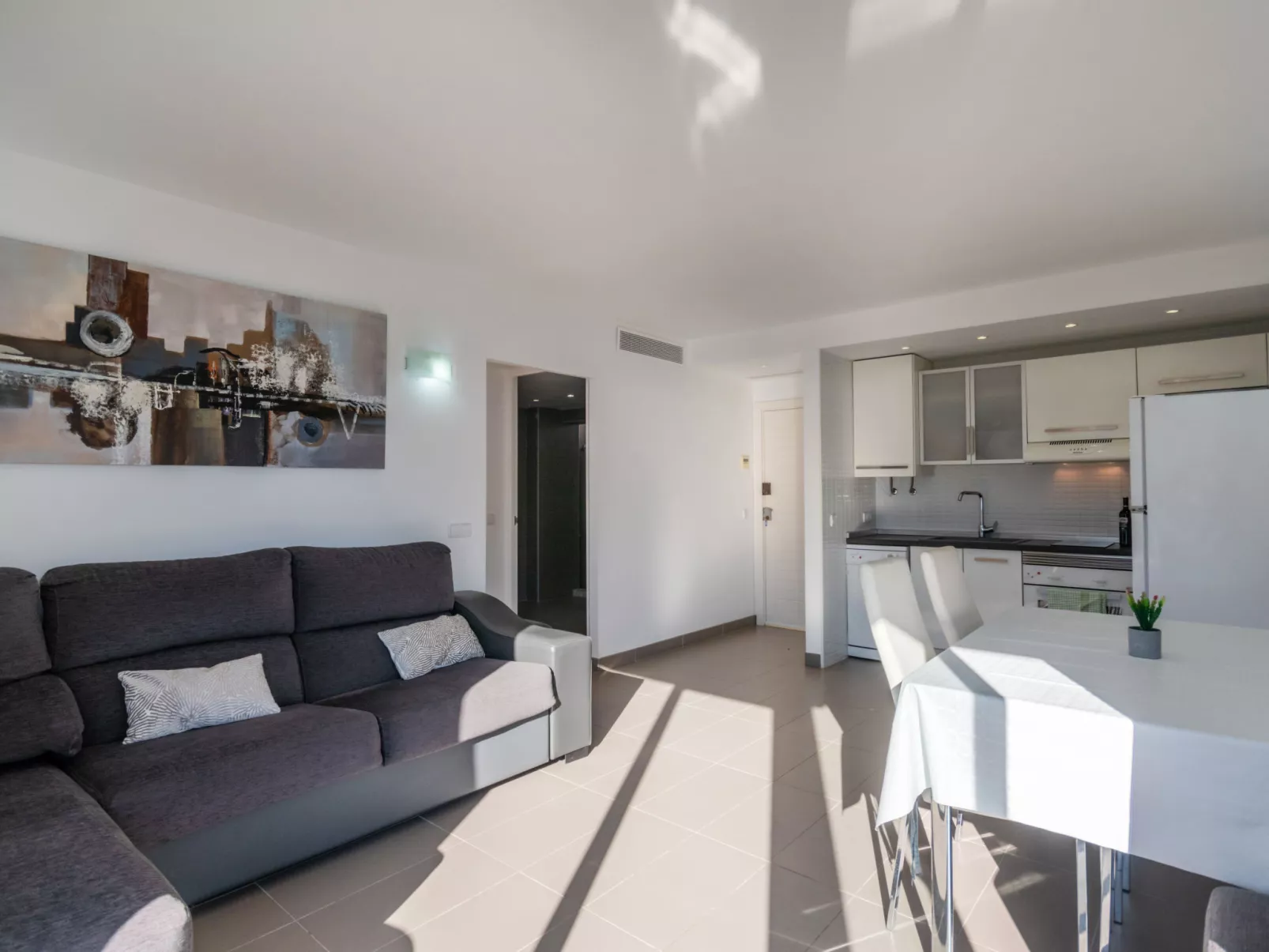 Oratge Beach Views-Inside