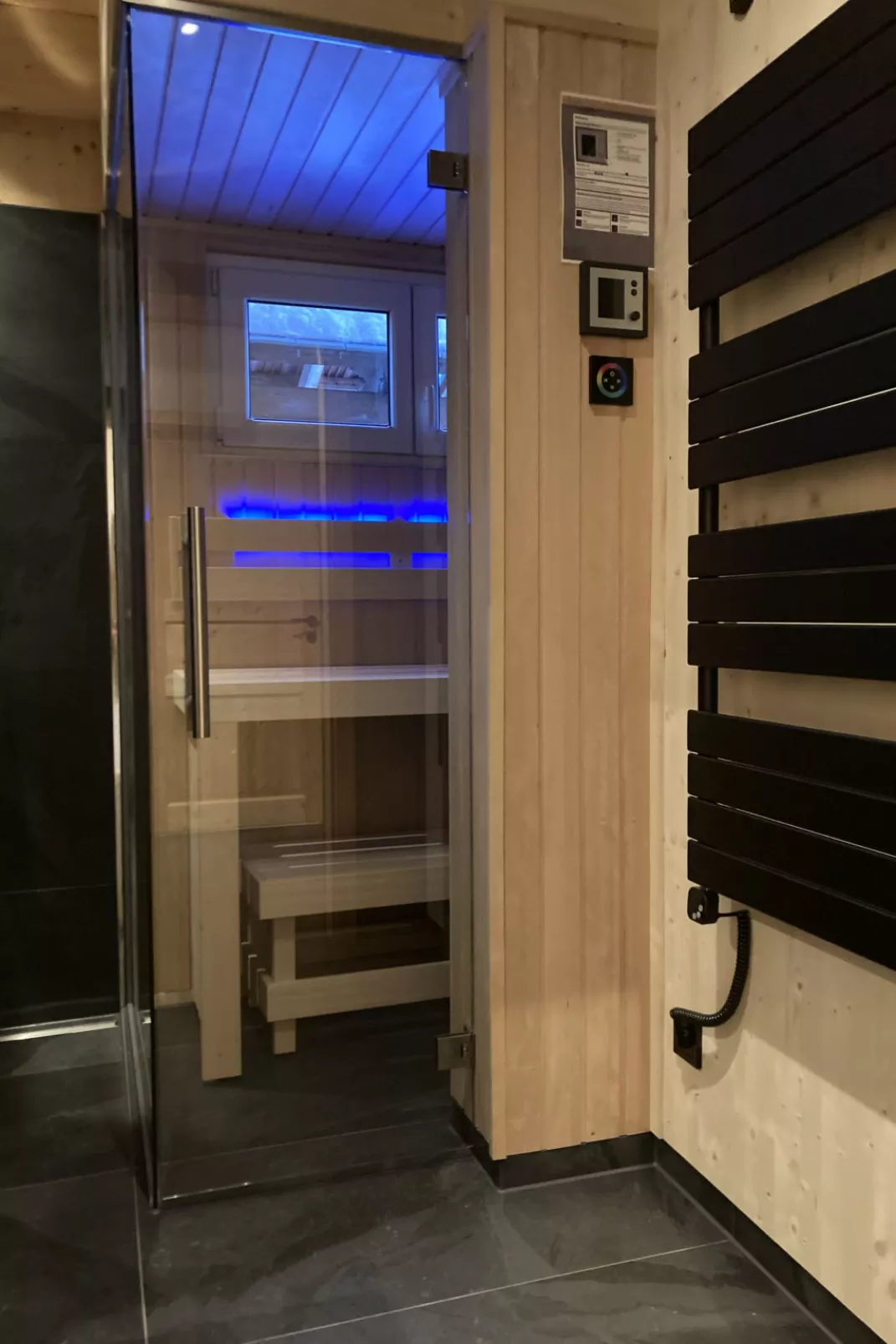 Sonneck mit Outdoor Sprudelbad 12P-Inside