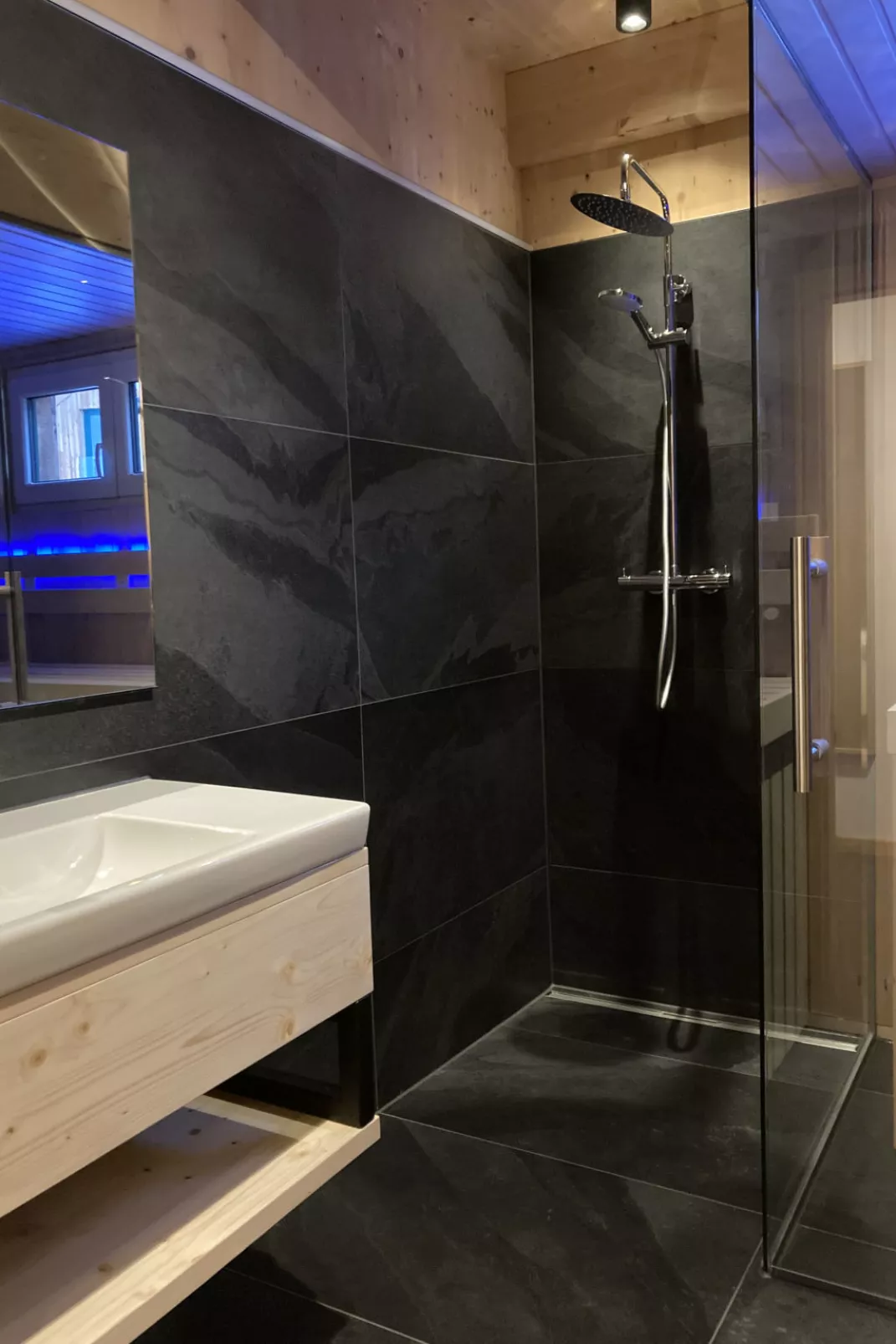 Sonneck mit Outdoor Sprudelbad 12P-Inside