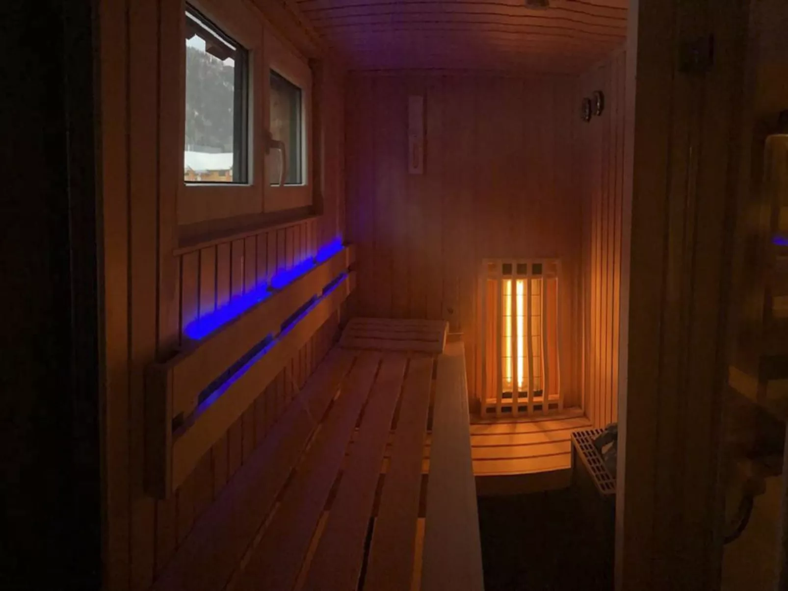 Sonneck mit Outdoor Sprudelbad 12P-Inside