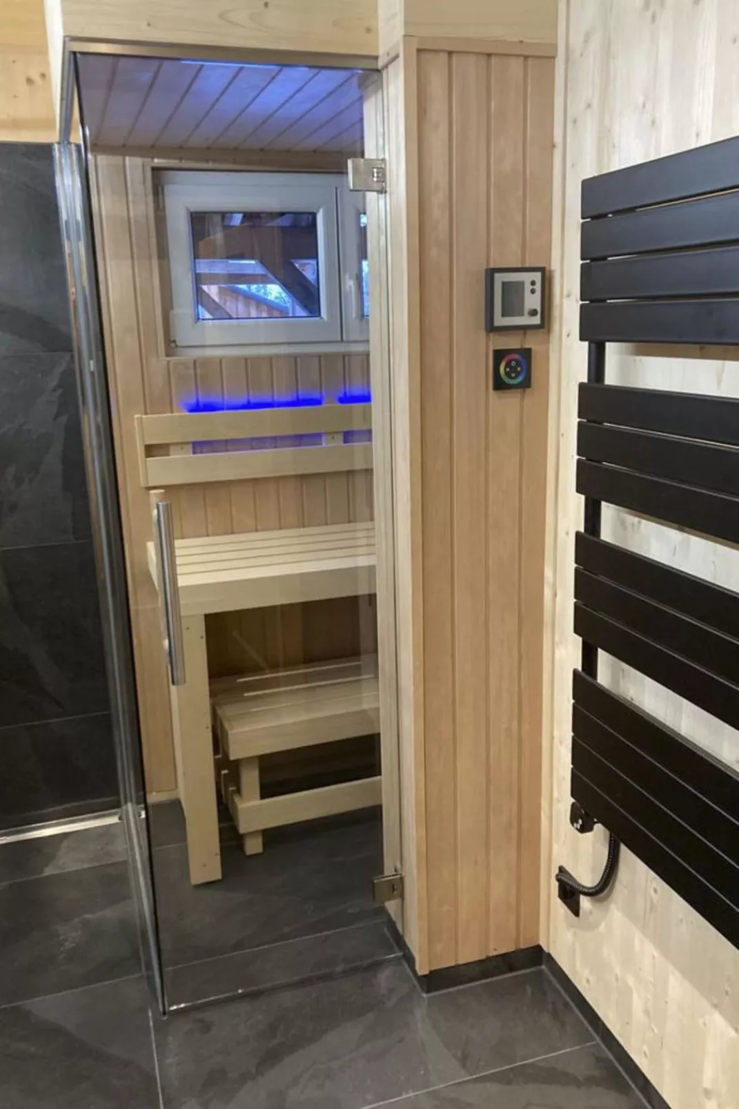 Sonneck mit Outdoor Sprudelbad 12P-Inside