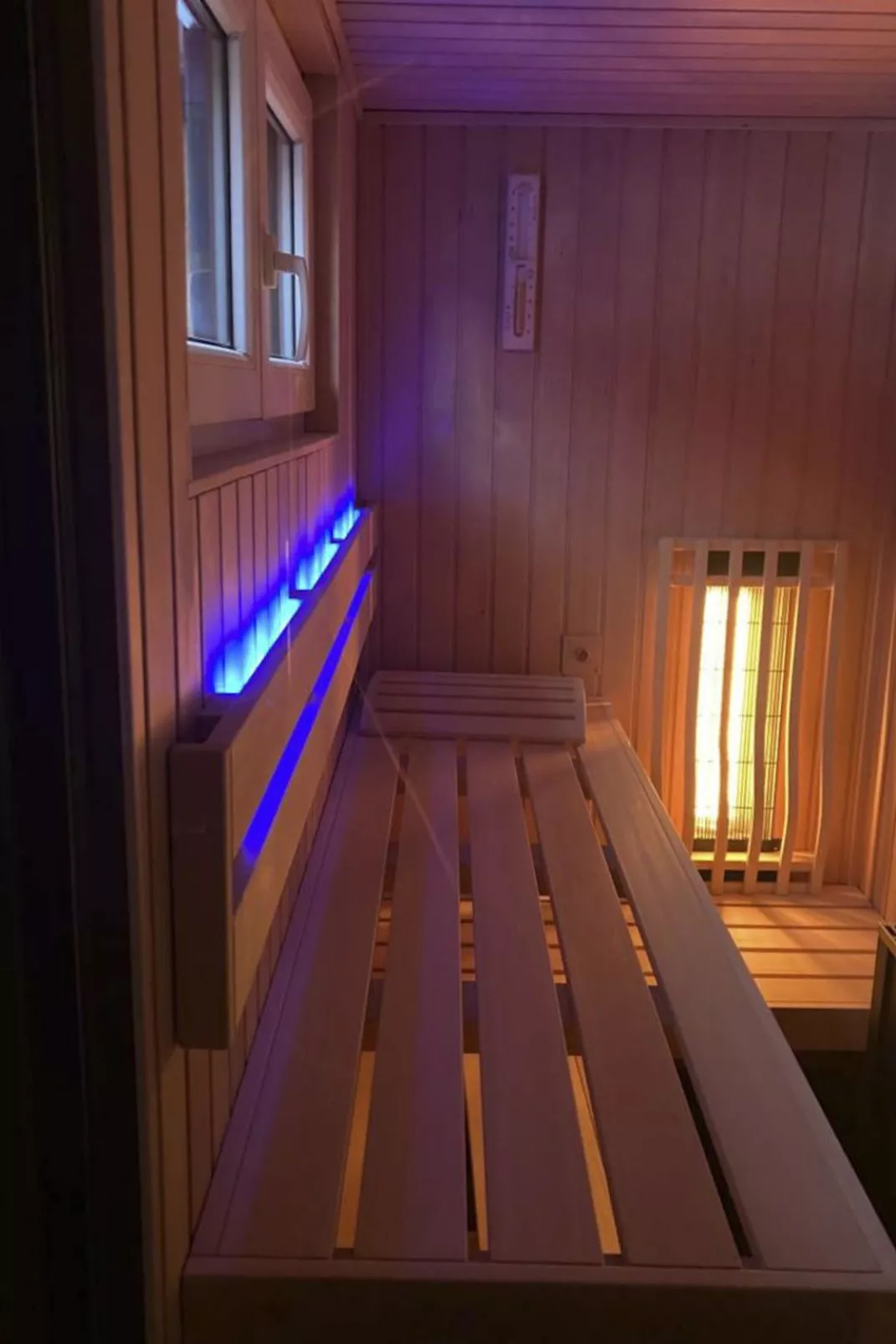 Sonneck mit Outdoor Sprudelbad 12P-Inside
