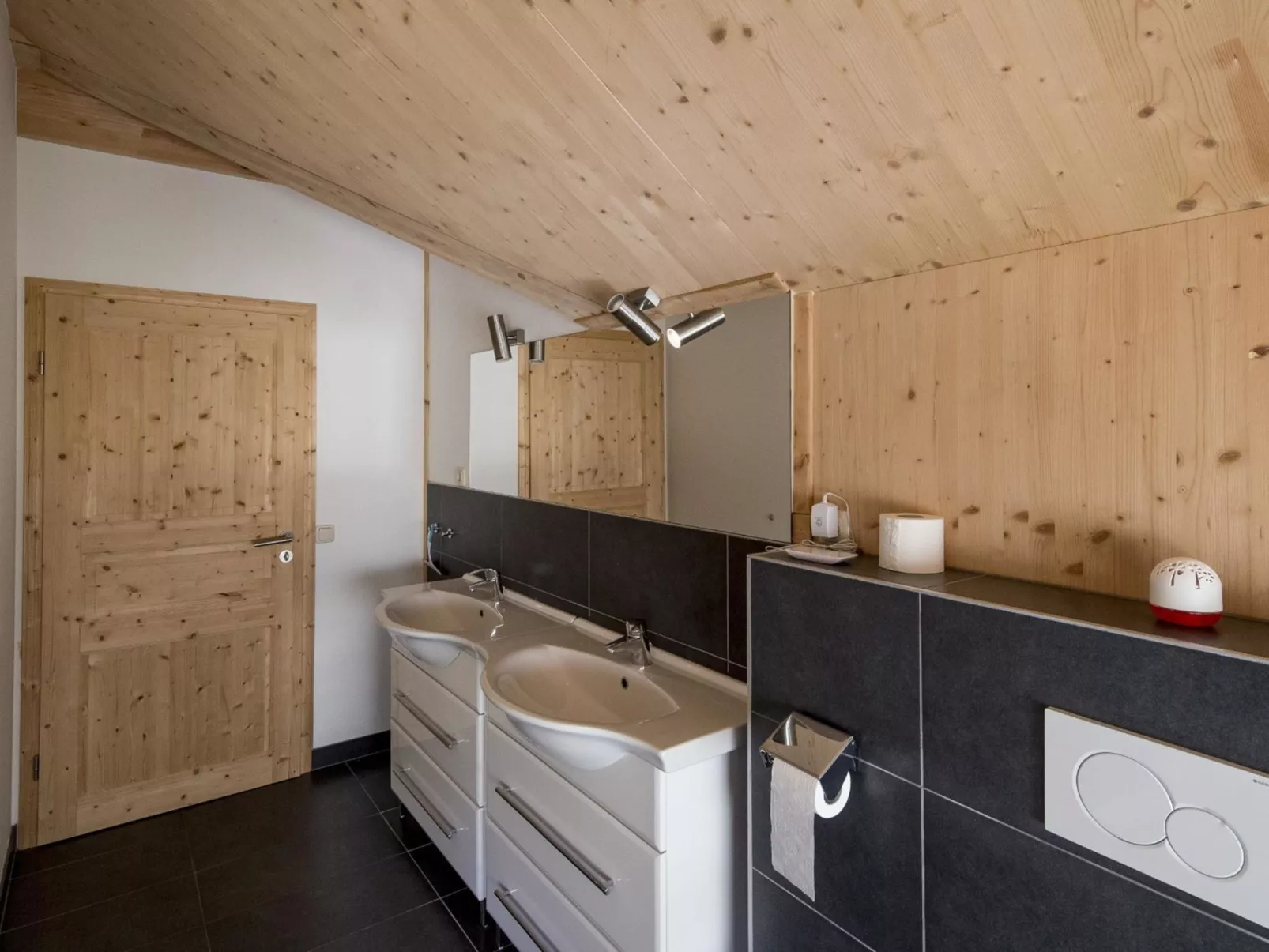 Sonneck mit OutdoorSprudelbad 10P-Inside