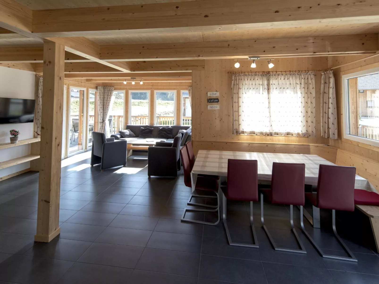 Sonneck mit OutdoorSprudelbad 10P-Inside