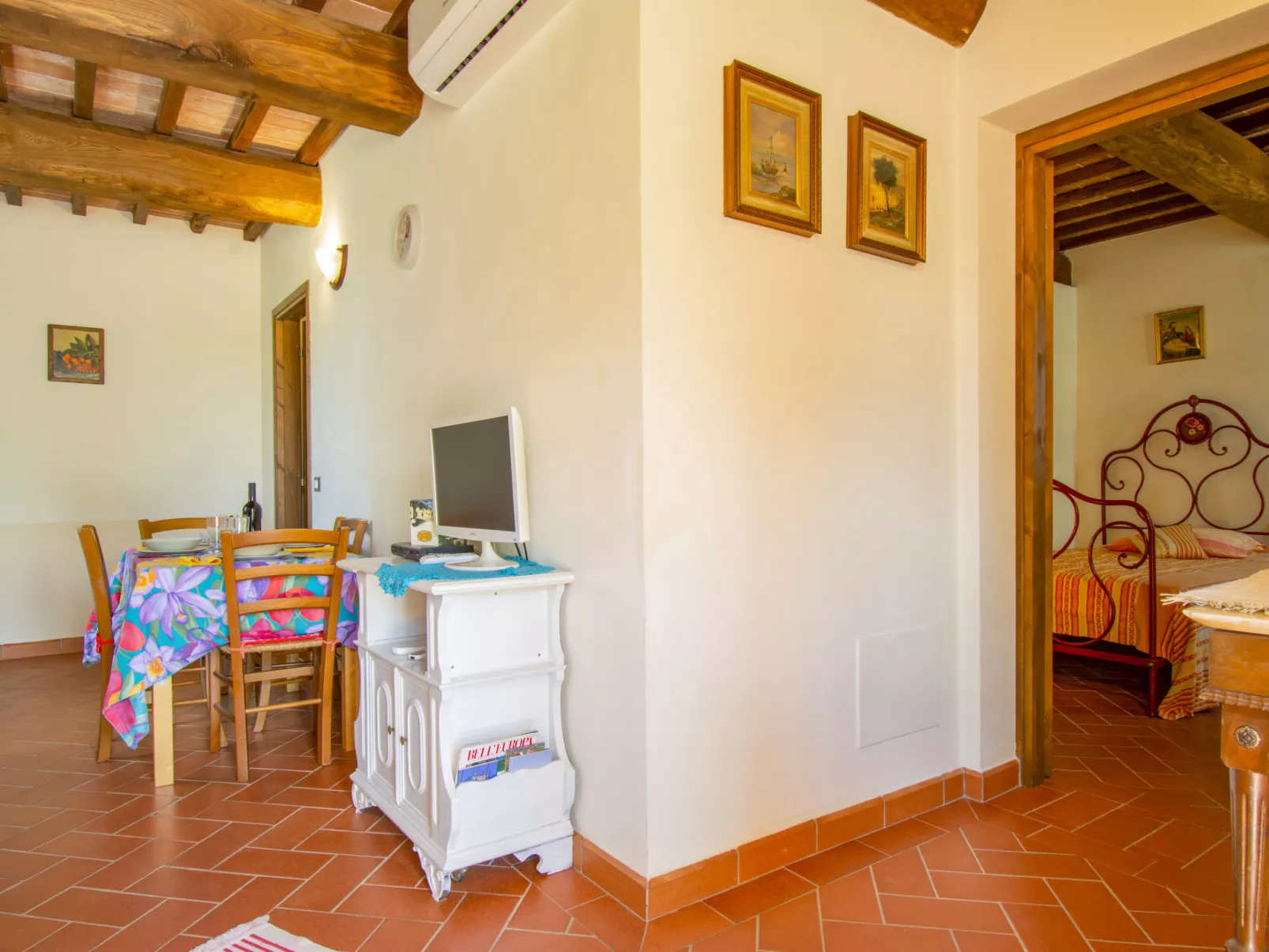 Borgo Fontana-Inside