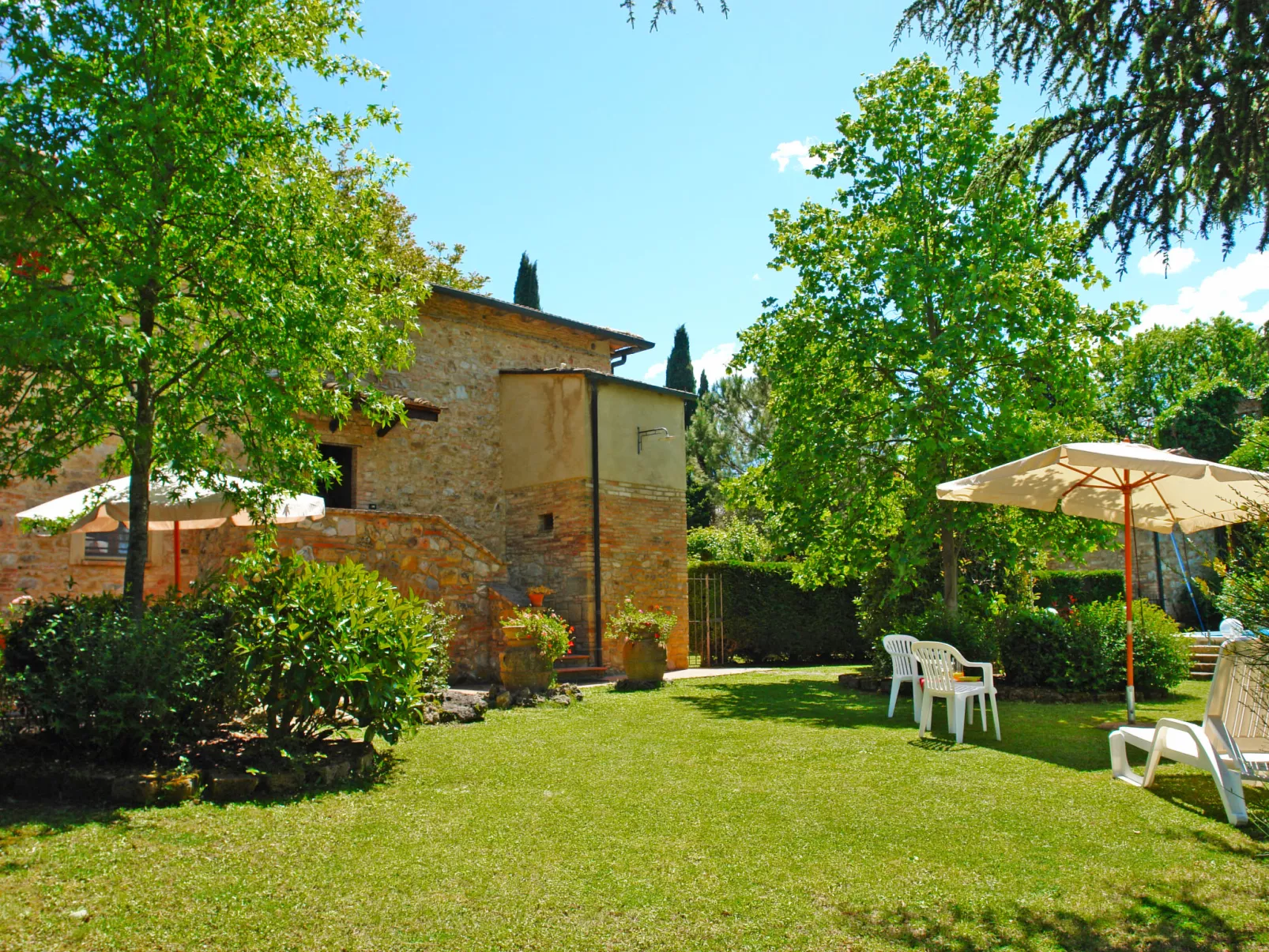 L'Antica Chiesa-Outside