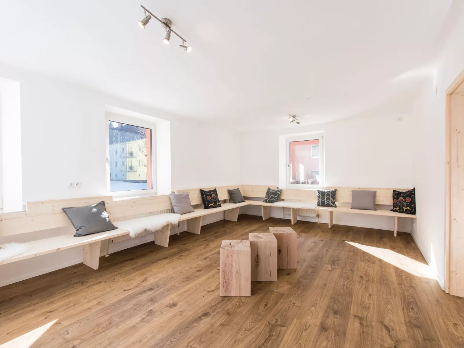 Für bis zu 27 Personen mit Sauna-Inside
