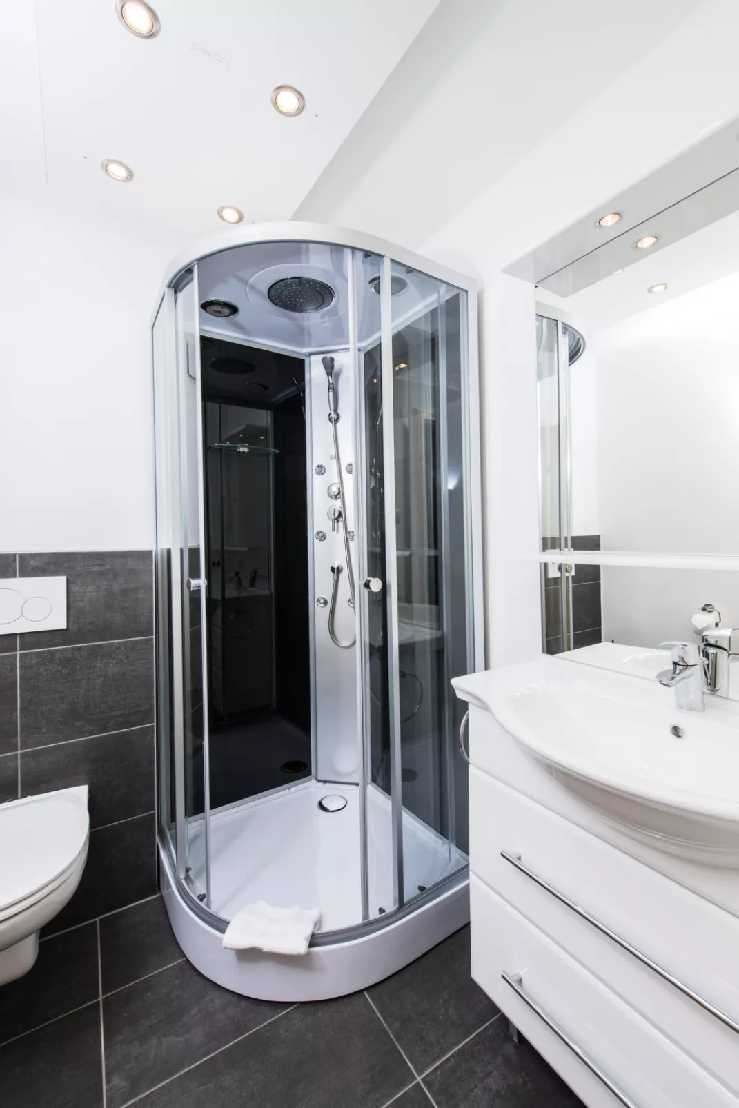 Für bis zu 27 Personen mit Sauna-Inside