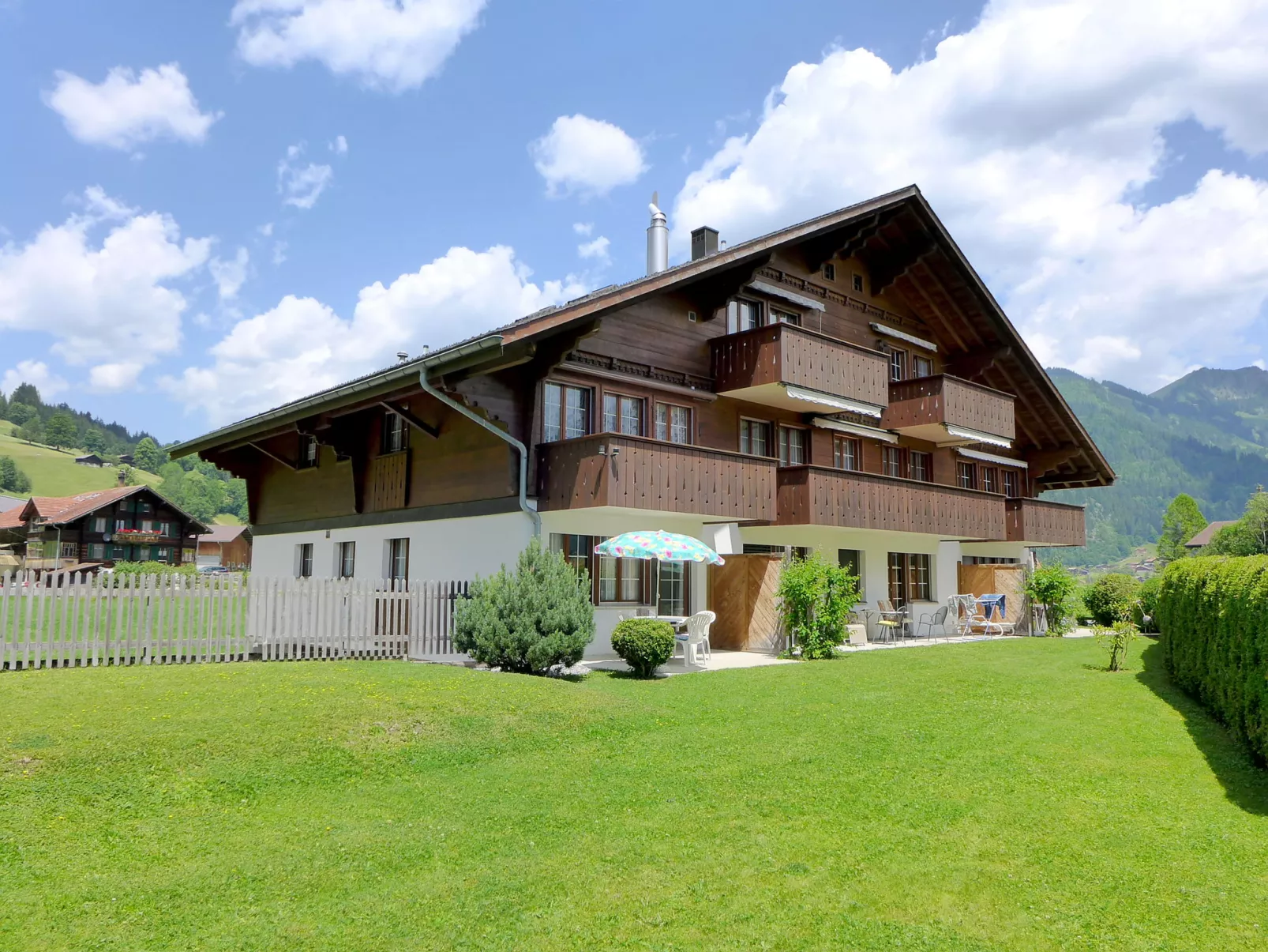 Chalet Simmental P-3-Outside