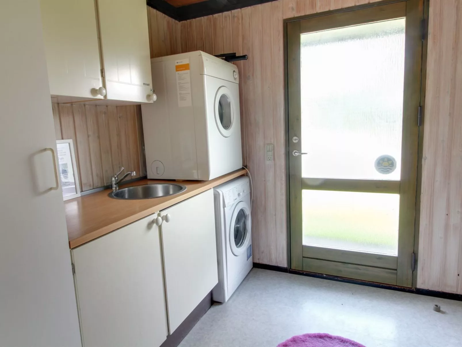 "Any" - 11km from the sea-Inside