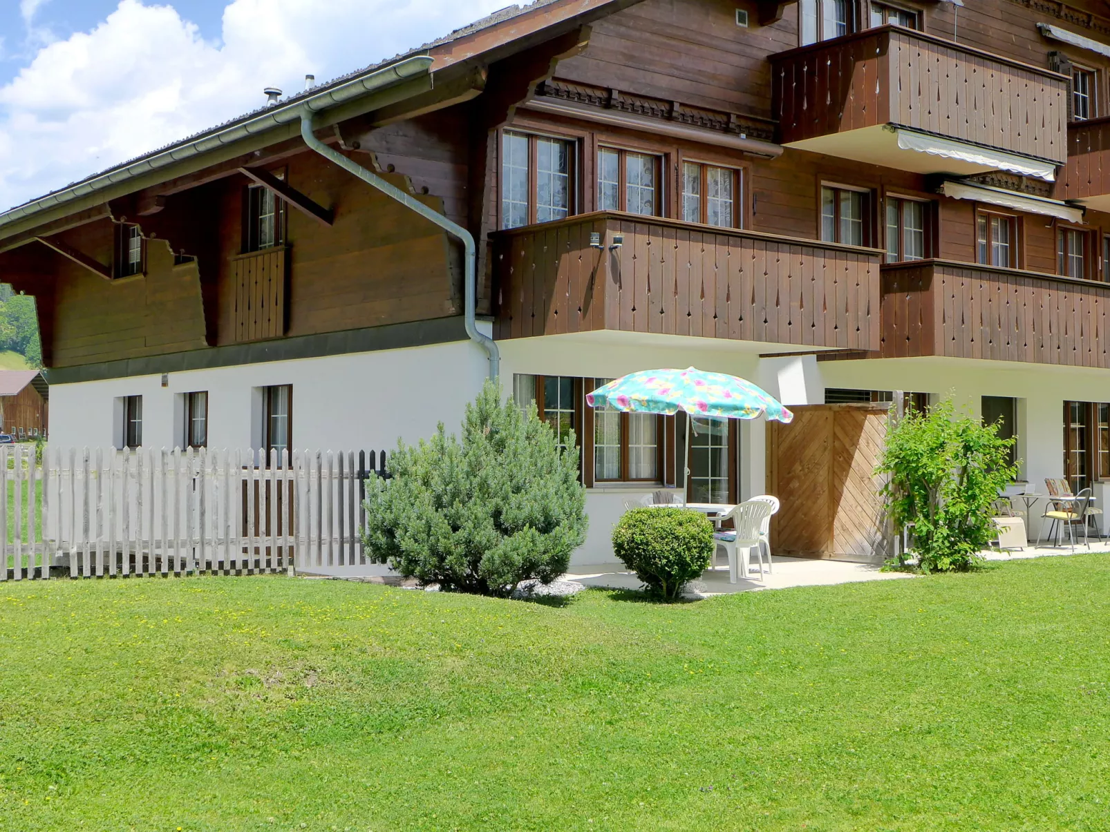 Chalet Simmental P-3-Outside