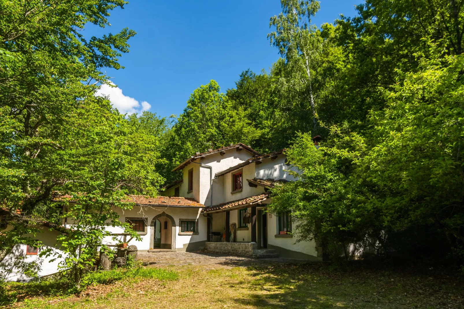 Chiostro-Exterior summer