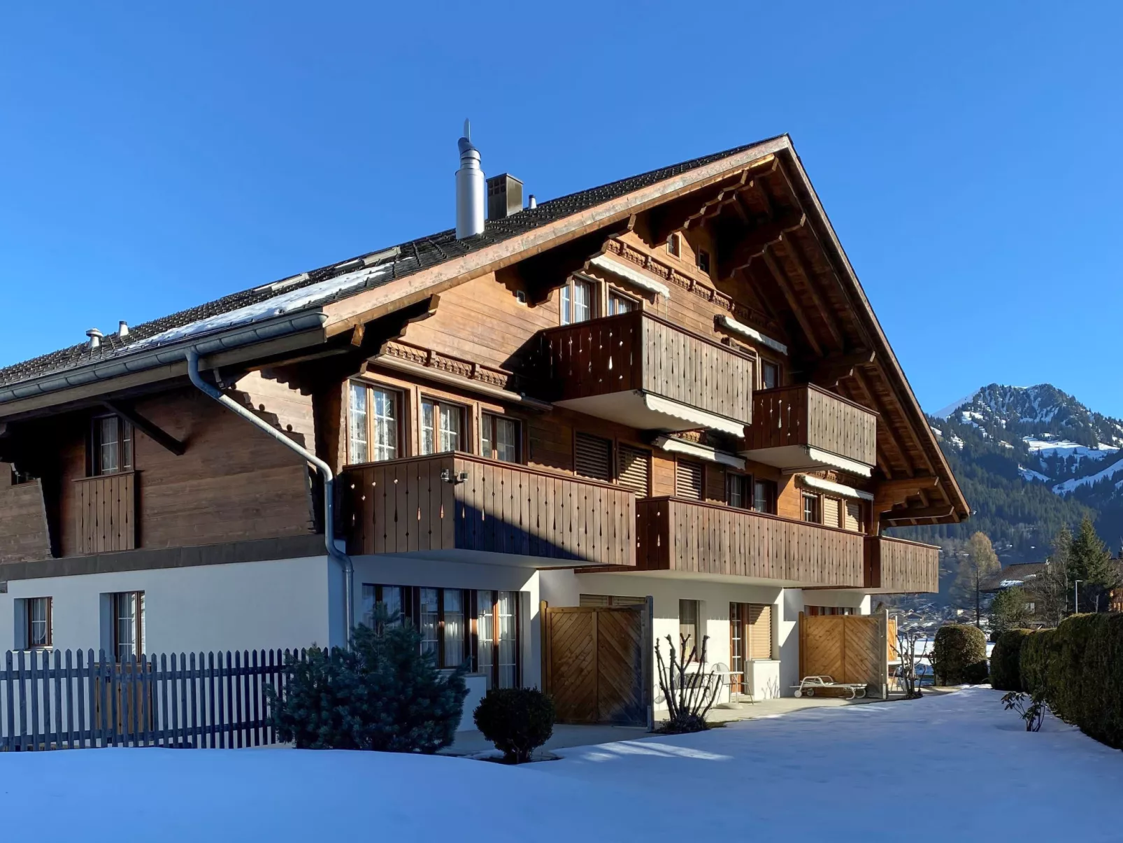 Chalet Simmental P-3-Outside